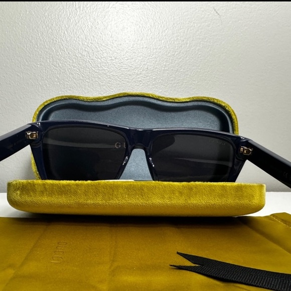 Authentic Blue Gucci Sunglasses - Picture 3 of 5